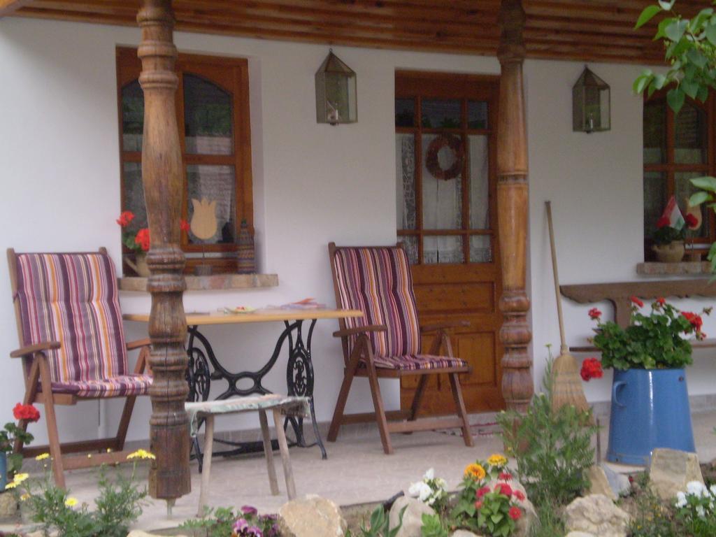 Tulipanos Vendeghaz Apartment Obanya Luaran gambar